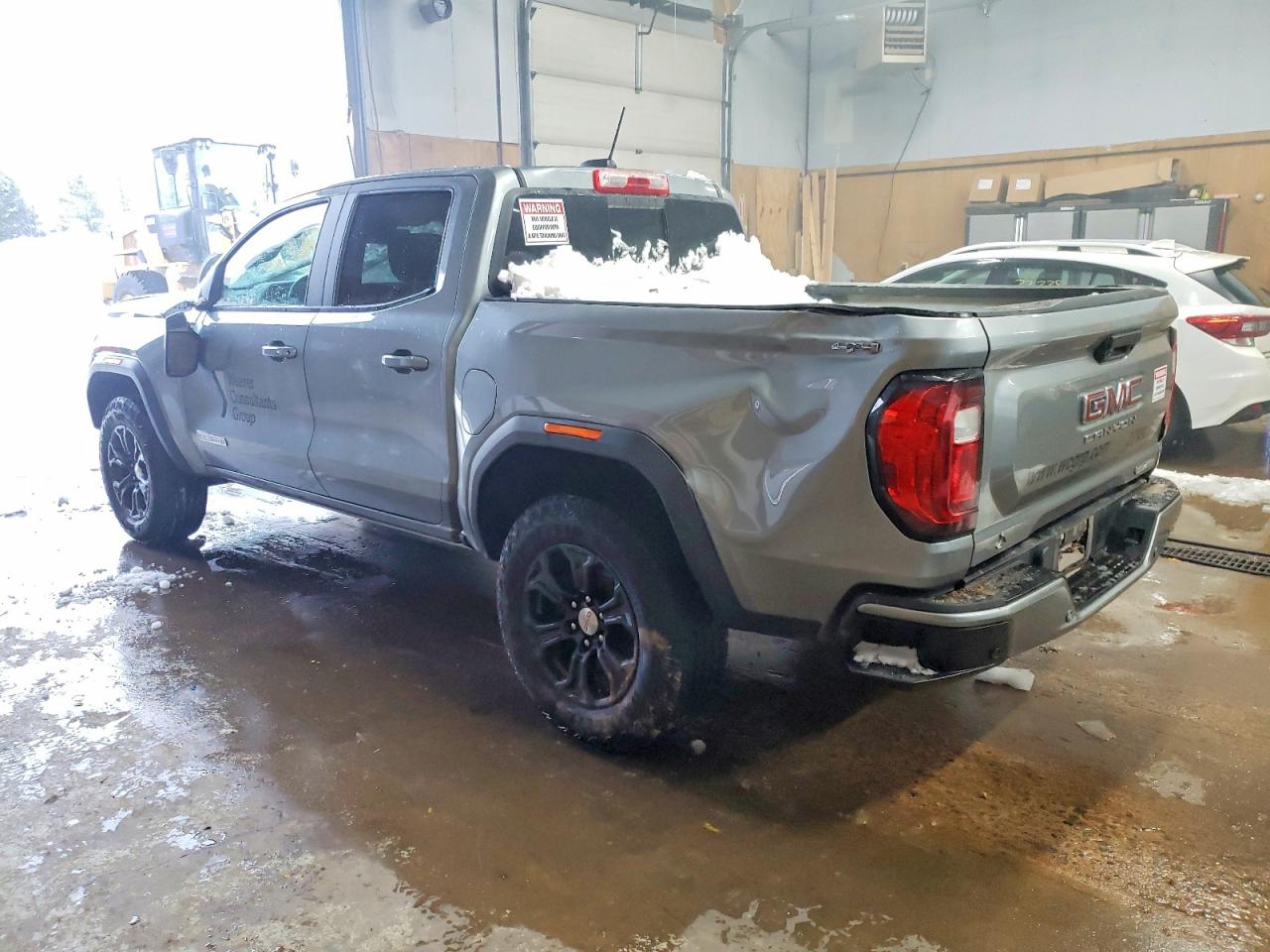 2024 GMC Canyon VIN 1GTP6BEK2R1134664 photo 2
