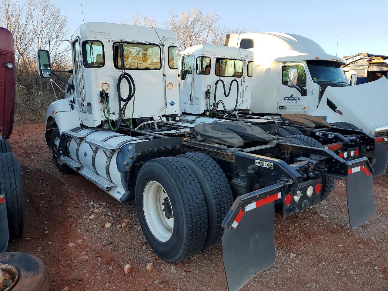 2017 KENWORTH All other VIN 3BKBA28X1HF158952 photo 3