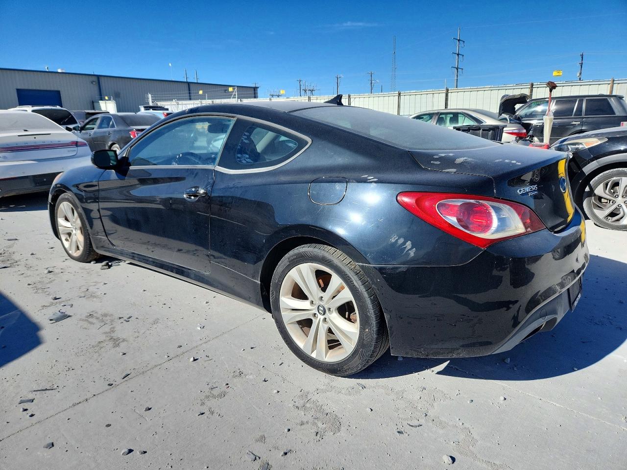 2010 Hyundai Genesis VIN KMHHT6KD5AU009988 photo 2