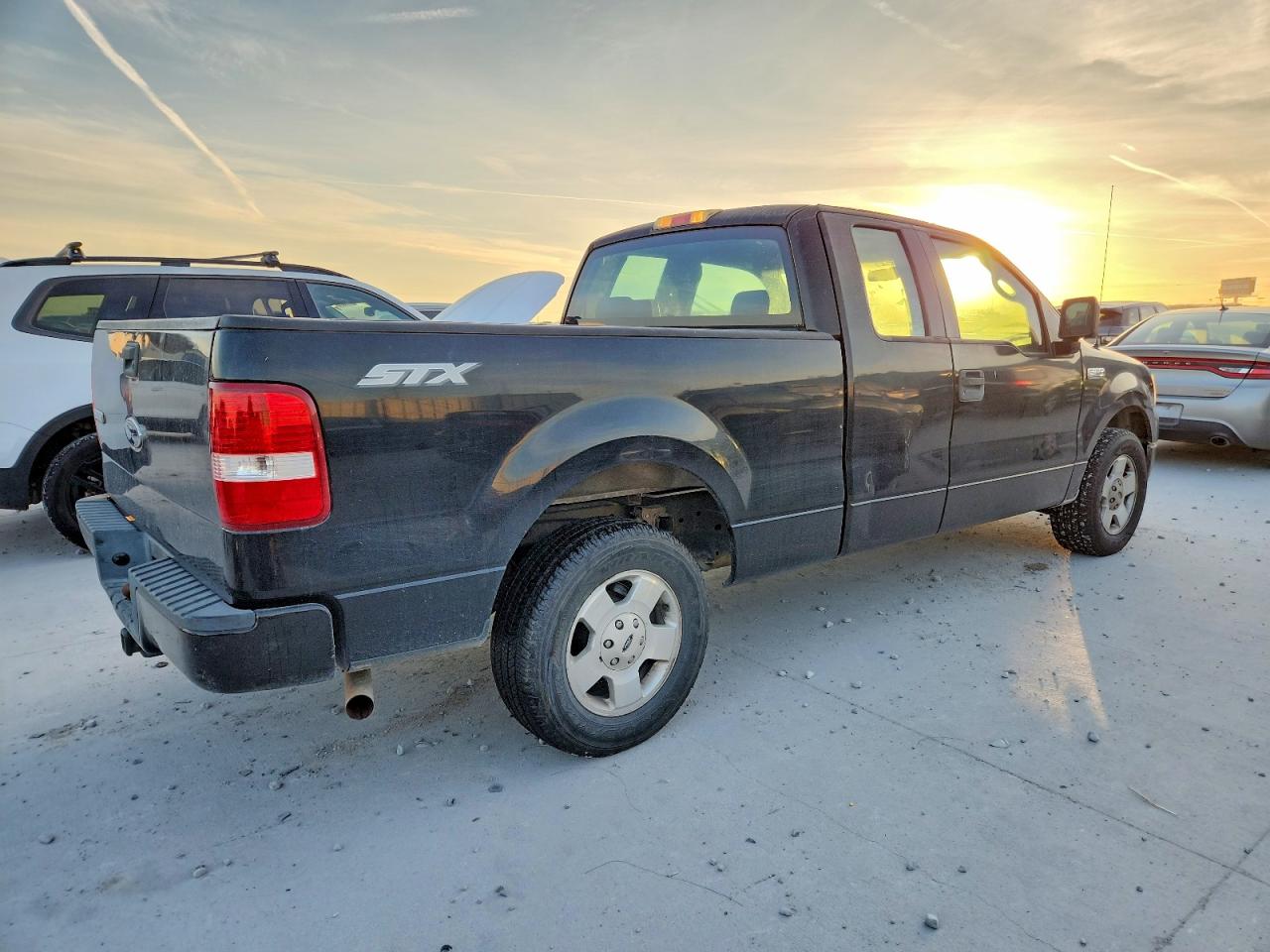 2005 Ford F150 VIN 1FTRX12W95NA59780 photo 3