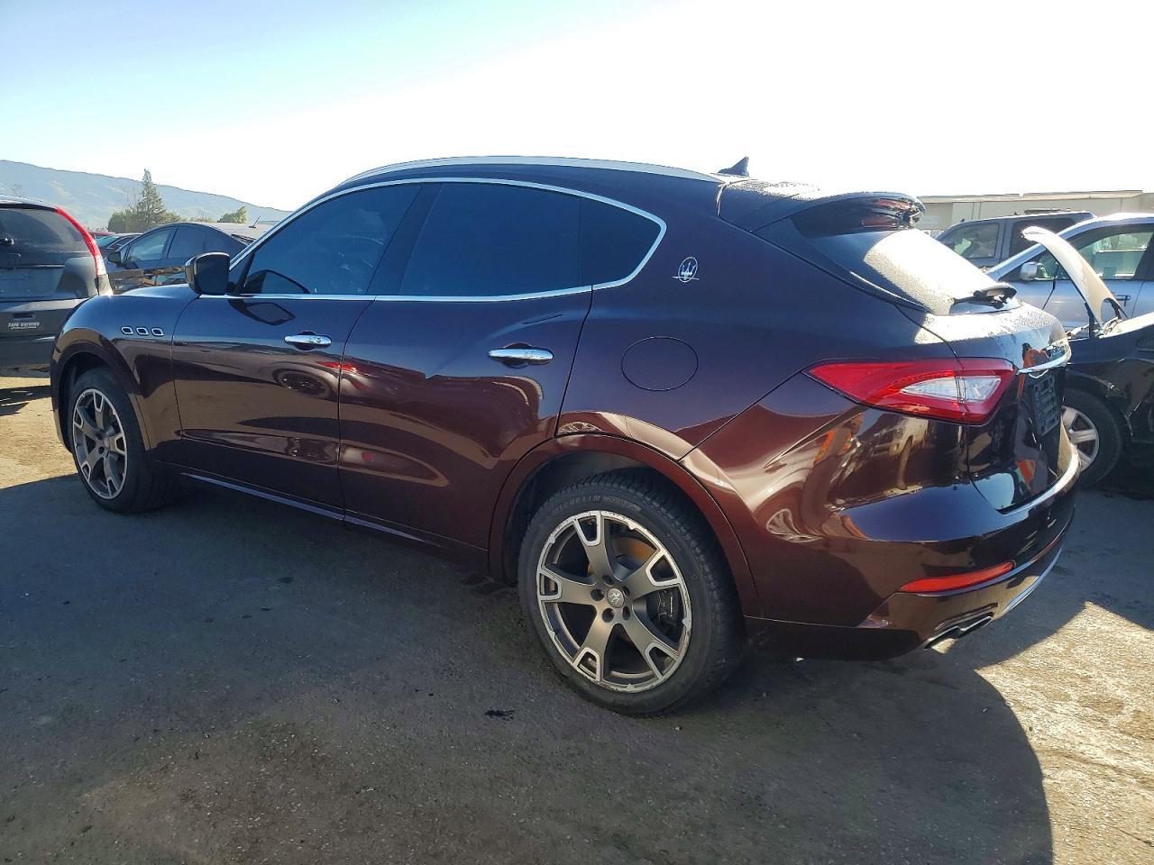 2017 Maserati All models VIN ZN661XUL8HX211808 photo 2