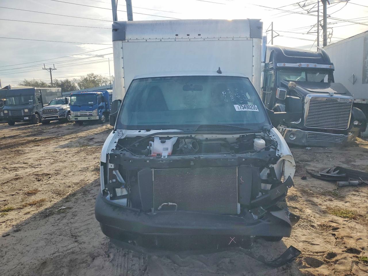2022 GMC Savana VIN 7GZ37TC75NN010524 photo 5