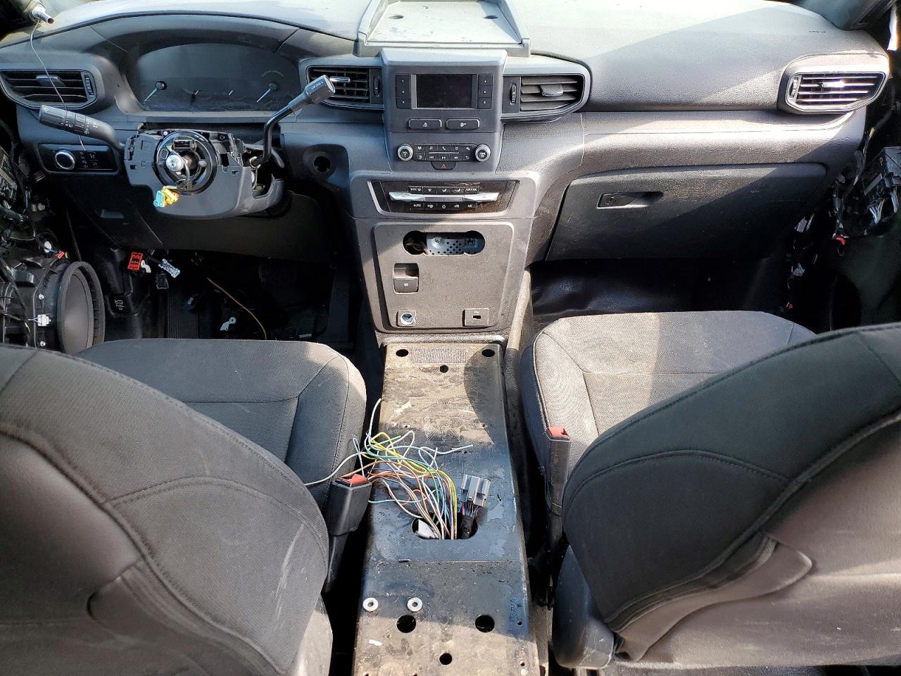 2024 Ford Explorer VIN 1FM5K8AB3RGA26784 photo 8