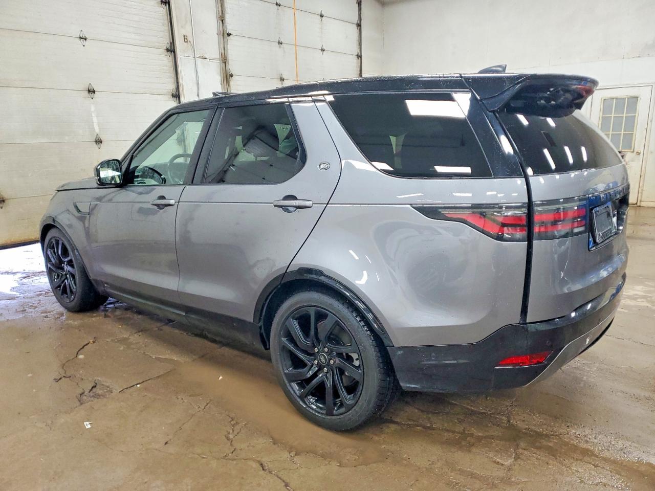 2021 Land Discovery VIN SALRT2RX8M2448306 photo 2