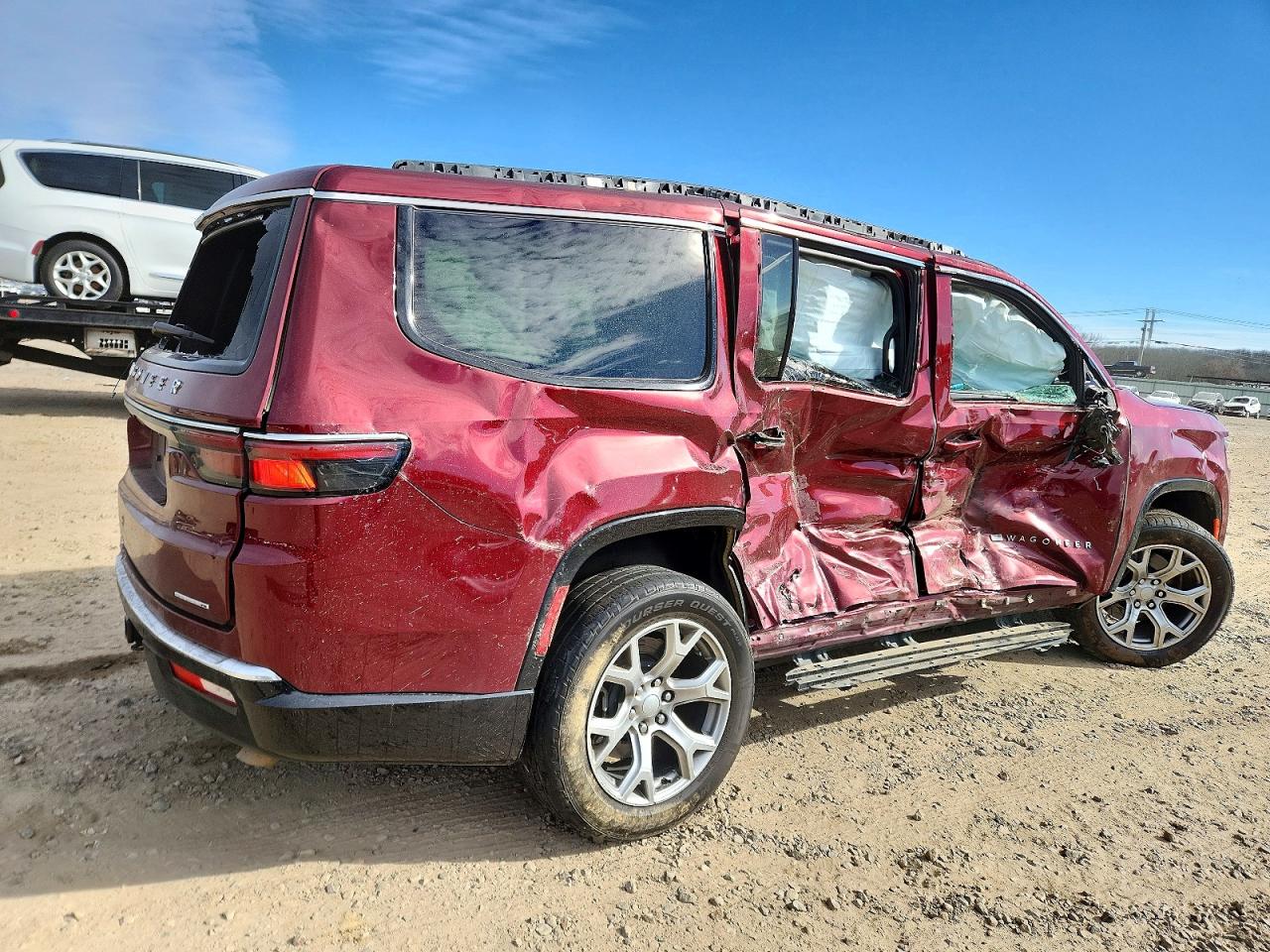 2022 Jeep Wagoneer VIN 1C4SJVBT9NS137265 photo 3