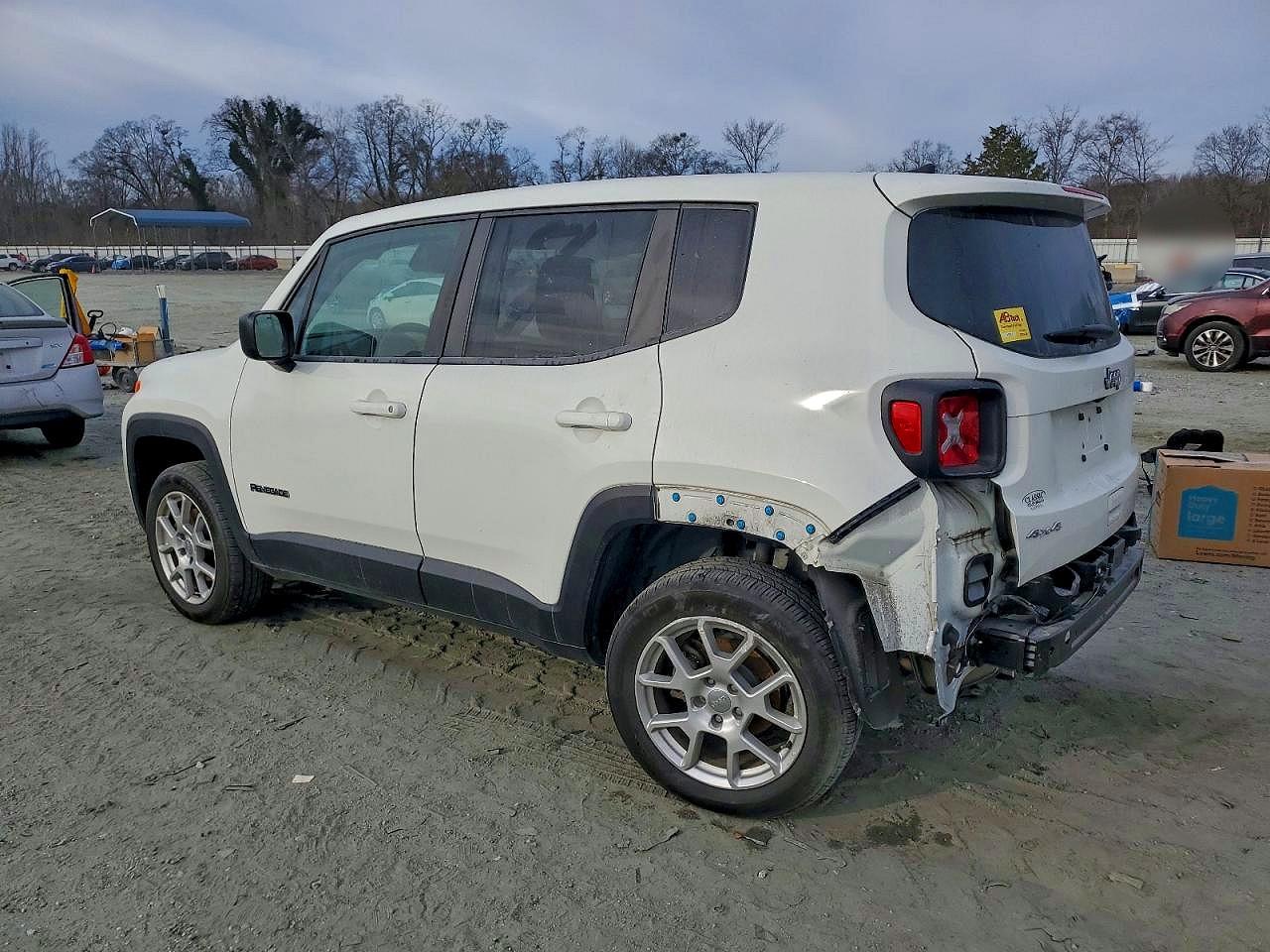2023 Jeep Renegade VIN ZACNJDB16PPP13082 photo 2
