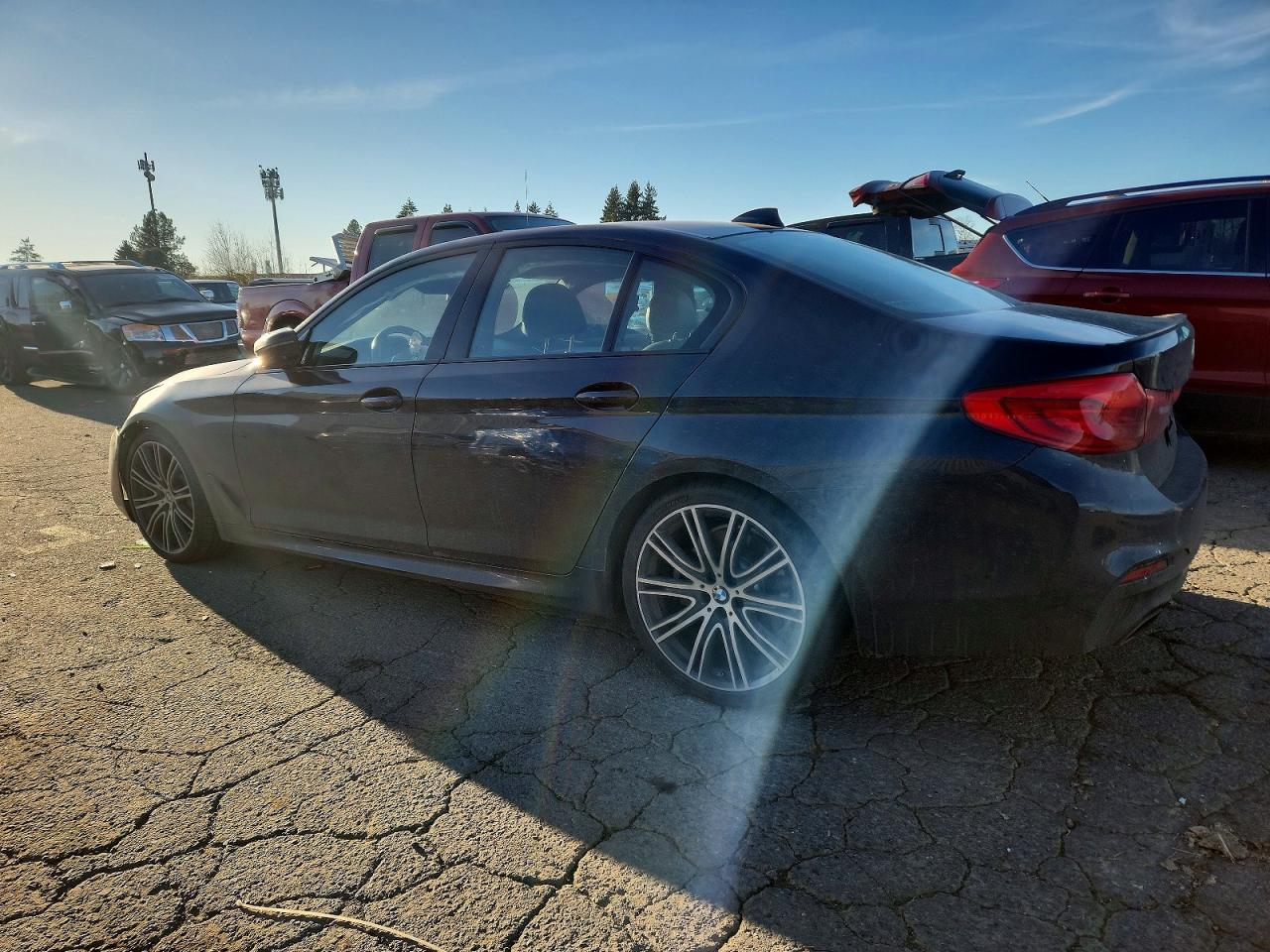 2019 BMW 5 series VIN WBAJE5C55KWW40776 photo 2