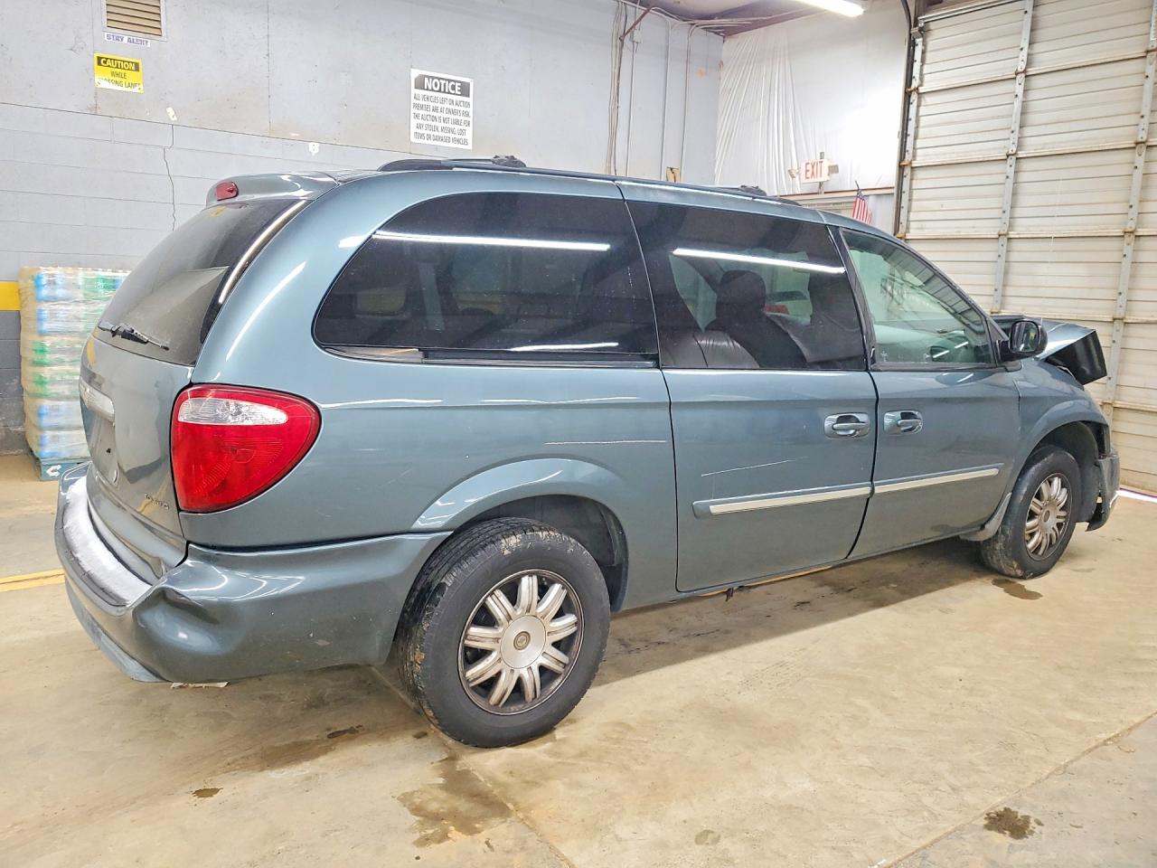 2006 Chrysler Minivan VIN 2A4GP54L26R866707 photo 3