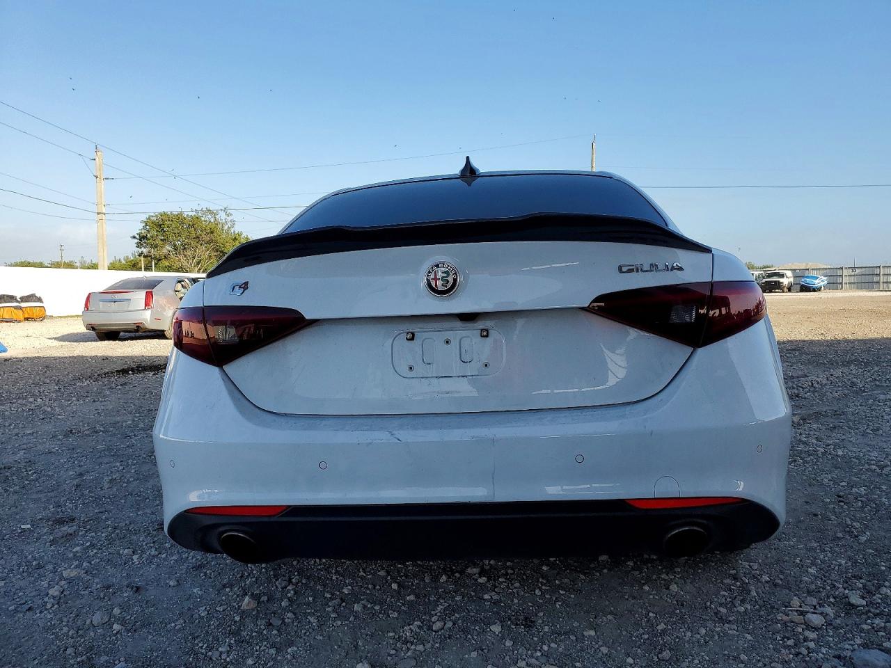 2018 Alfa Giulia VIN ZARFAEDN1J7573529 photo 6