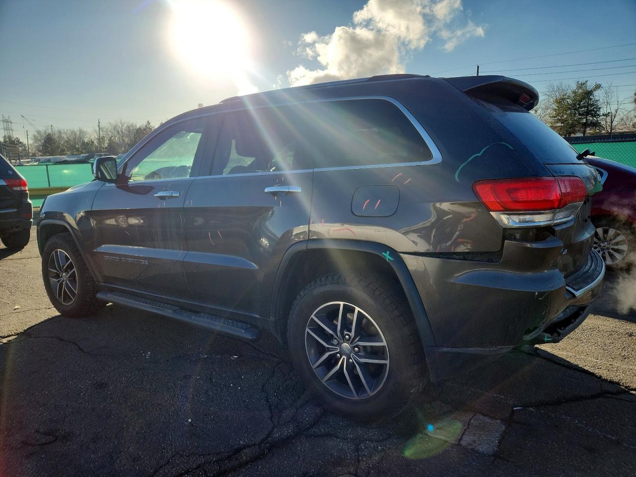 2018 Jeep Grand cher VIN 1C4RJFBG9JC251889 photo 2