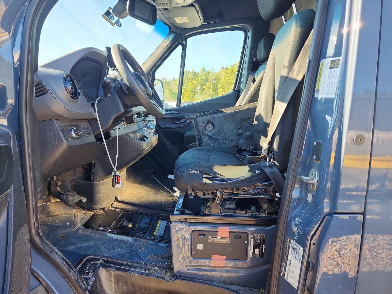 2019 Mercedes-Benz Sprinter VIN WD4PF1CD6KP135565 photo 7