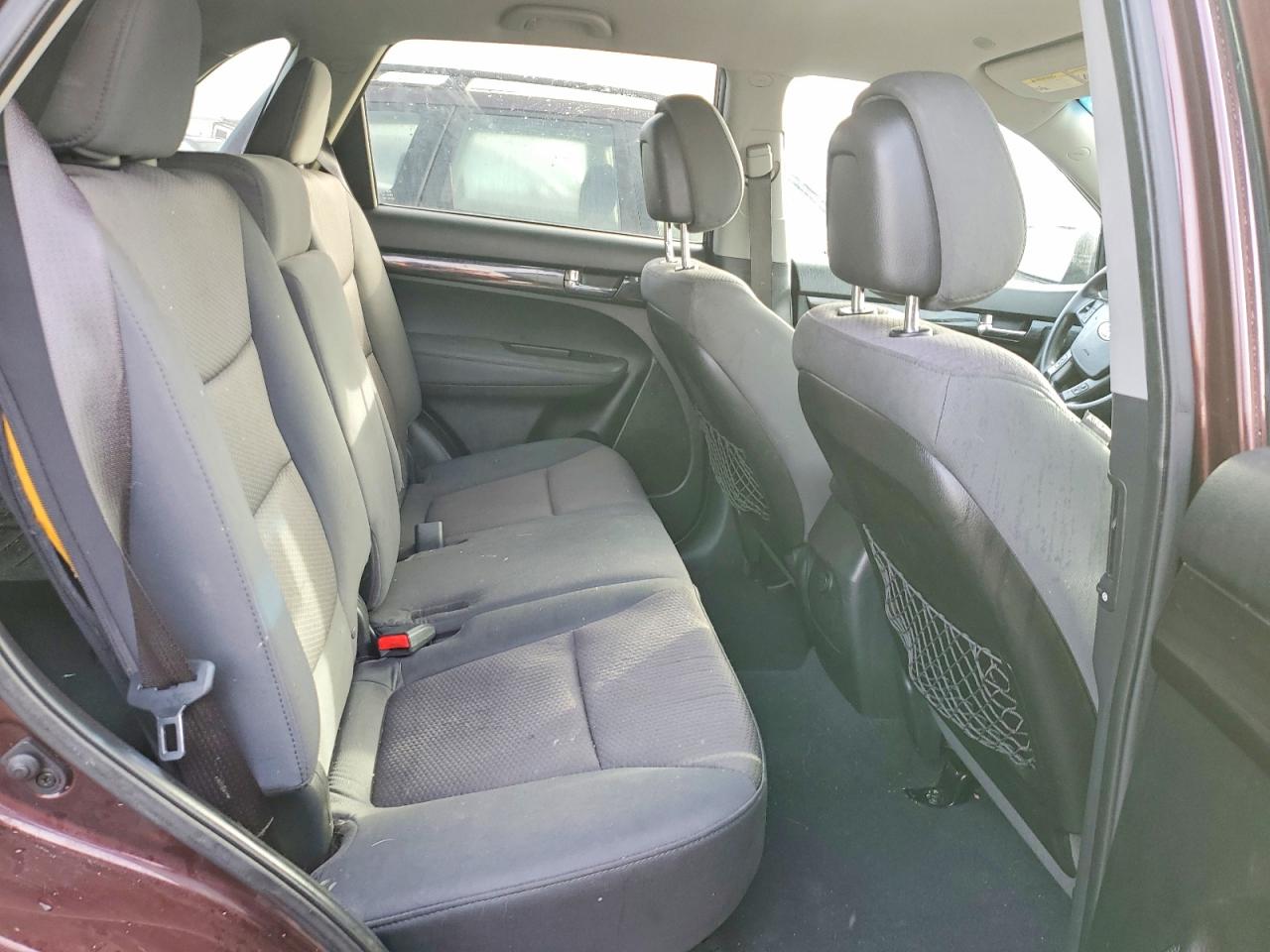2012 Kia Sorento VIN 5XYKTDA61CG299104 photo 11