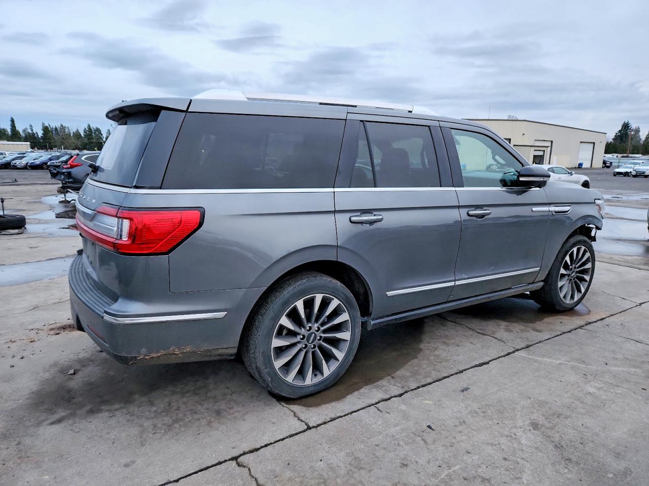 2021 Lincoln Navigator VIN 5LMJJ2LT1MEL15216 photo 3
