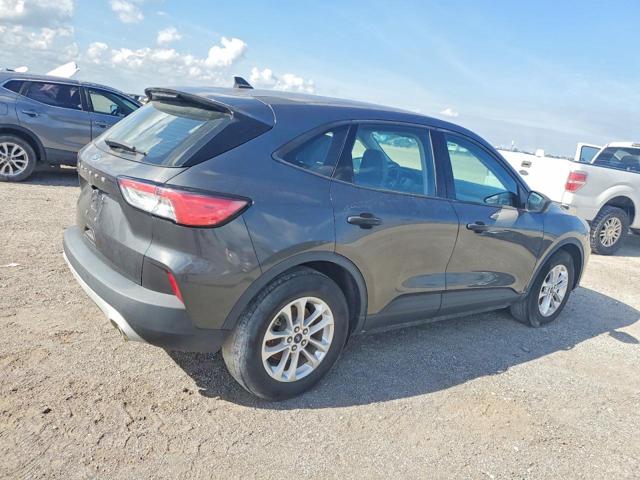 2020 Ford Escape VIN 1FMCU0F65LUC54891 photo 3