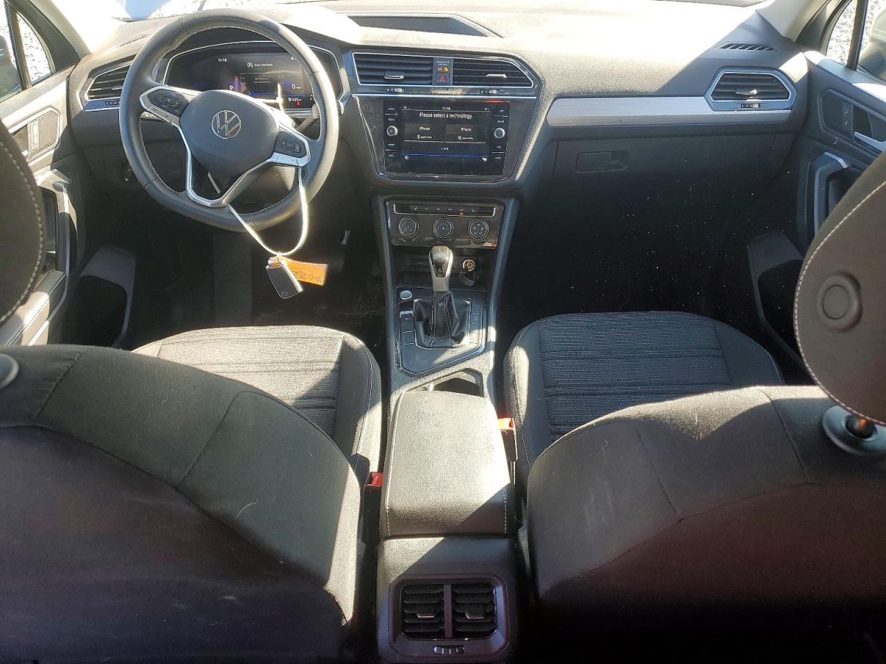 2024 Volkswagen Tiguan VIN 3VVRB7AX0RM155133 photo 8