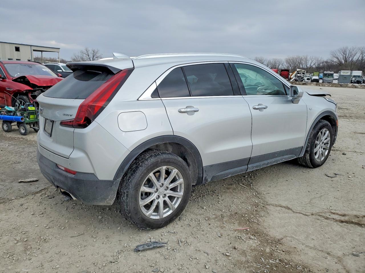 2021 Cadillac Xt4 VIN 1GYAZAR48MF000704 photo 3
