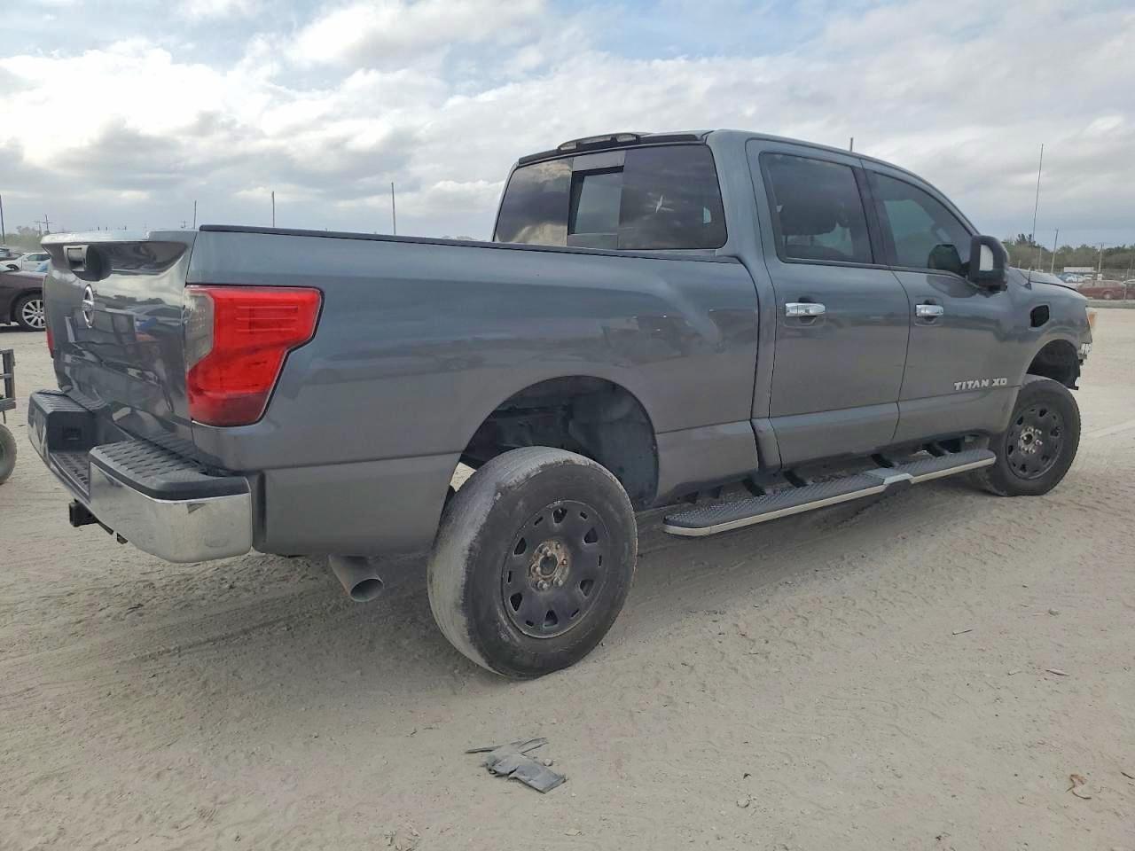 2016 Nissan TITAN VIN 1N6BA1F14GN517646 photo 3