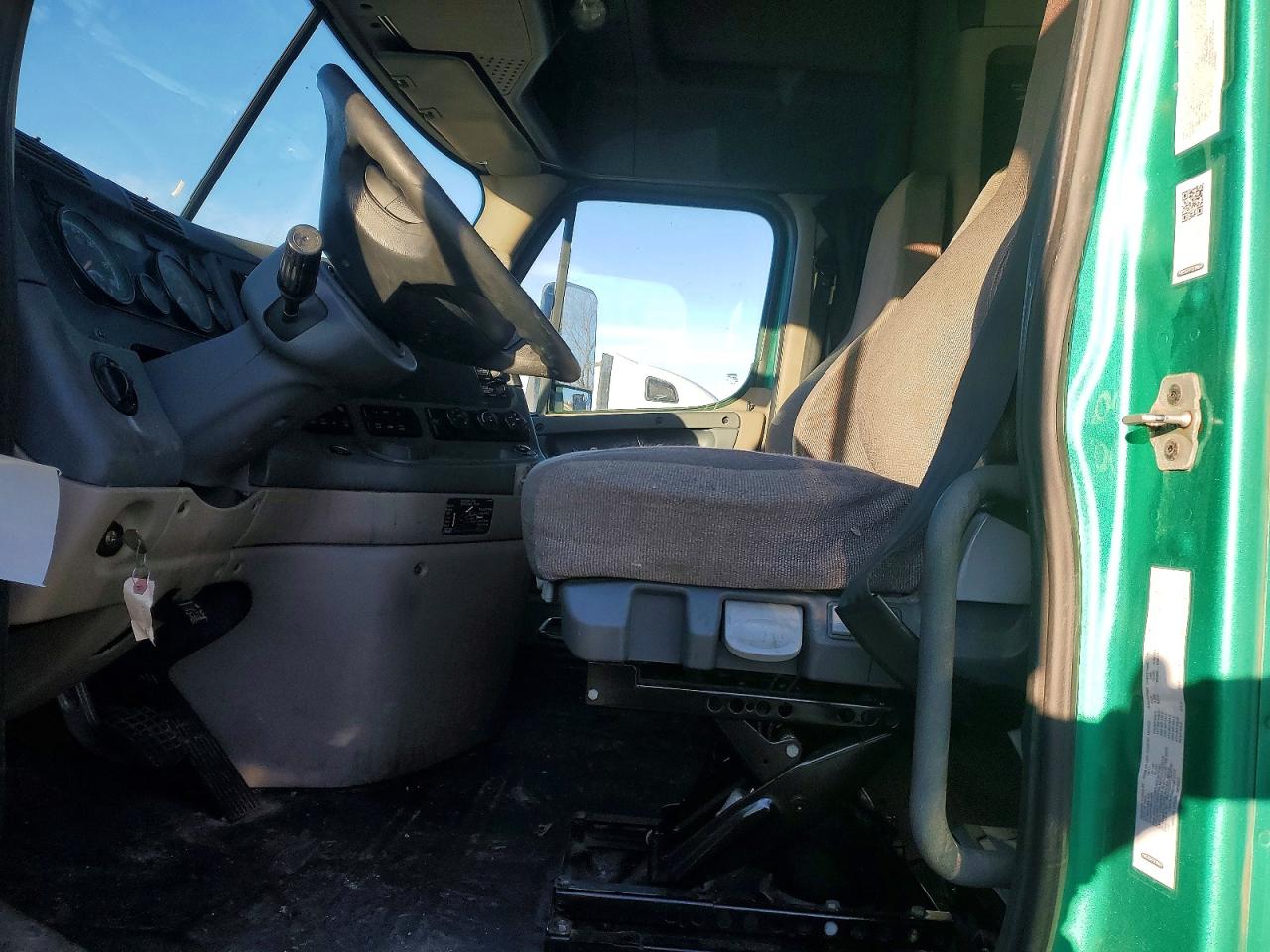 2018 FREIGHTLINER All other VIN 3AKJGLDR7JSJV0730 photo 5