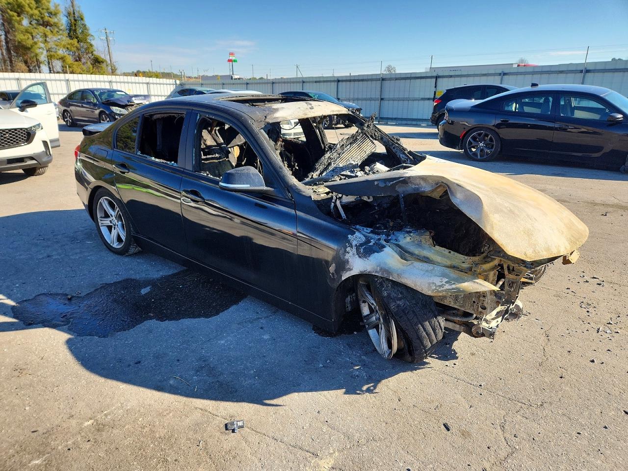 2013 BMW 3 series VIN WBA3C1C57DK104090 photo 4