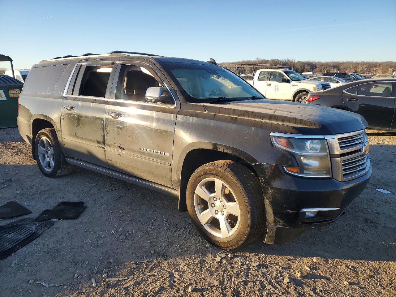 2015 Chev Suburban VIN 1GNSKKKC9FR641939 photo 4