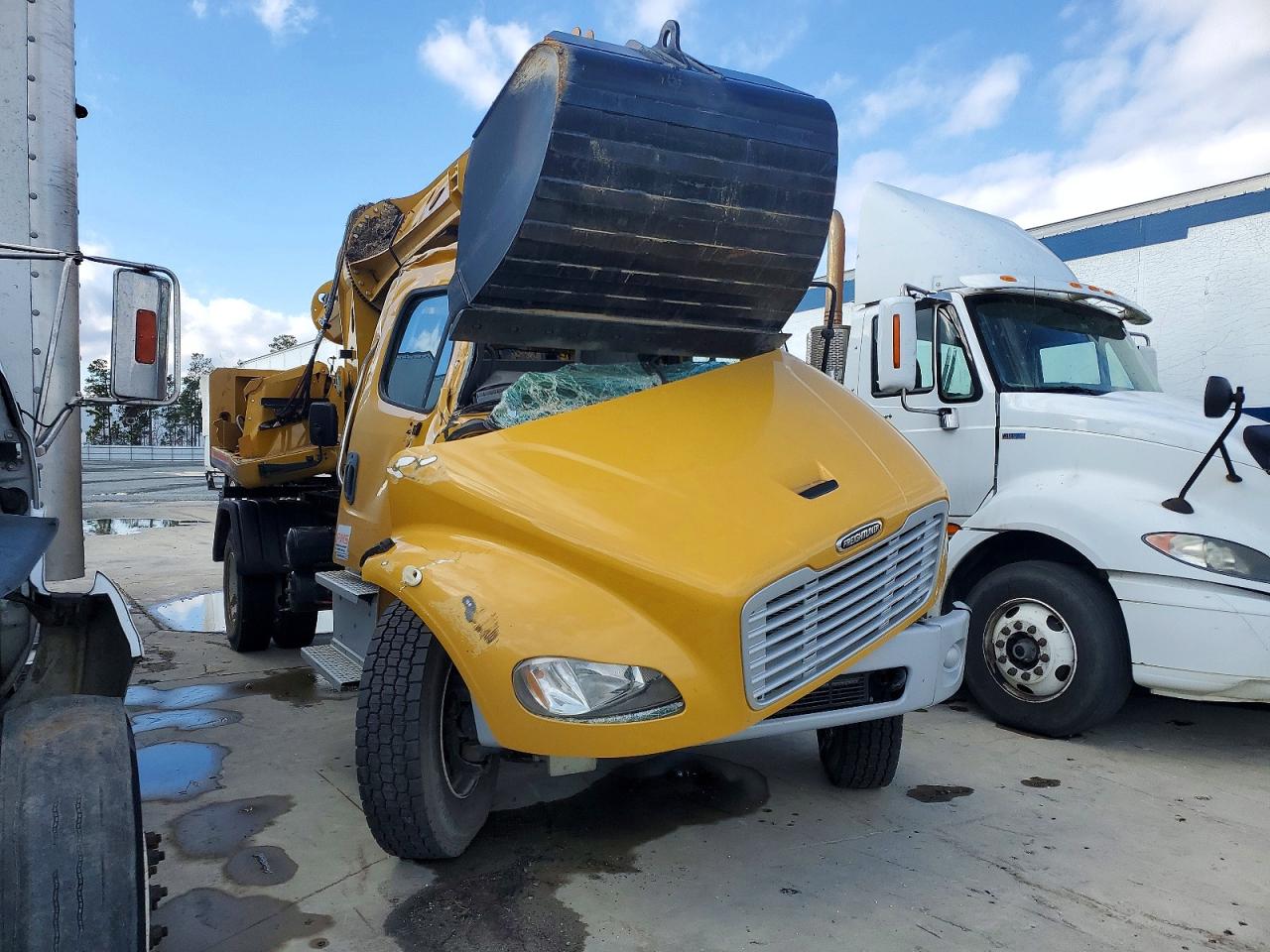 2019 FREIGHTLINER All other VIN 1FVDCYFC5KHKM5961 photo 1