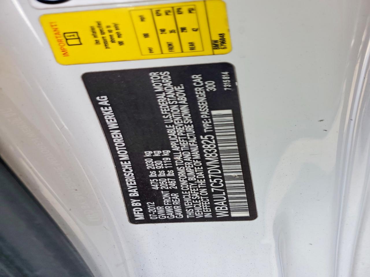 2013 BMW 1 series VIN WBAUL7C57DVM83825 photo 12