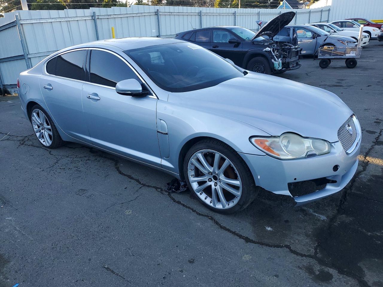 2010 Jaguar Xf VIN SAJWA0GB6ALR56941 photo 4