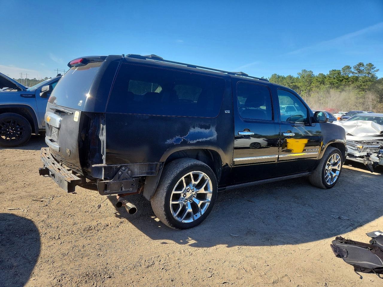 2013 Chevrolet Suburban VIN 1GNSCKE0XDR227547 photo 3