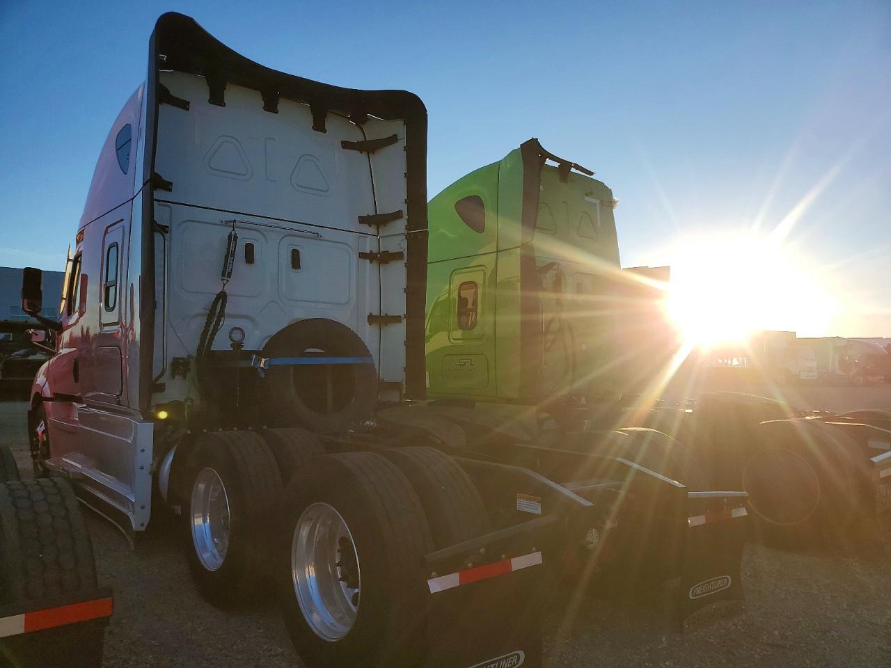 2024 FREIGHTLINER All other VIN 3AKJHHDR3RSUL9058 photo 3