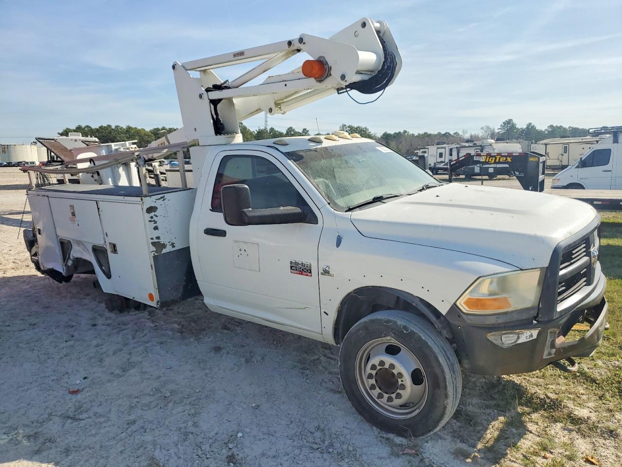 2012 Dodge All models VIN 3C7WDKAL6CG109746 photo 4