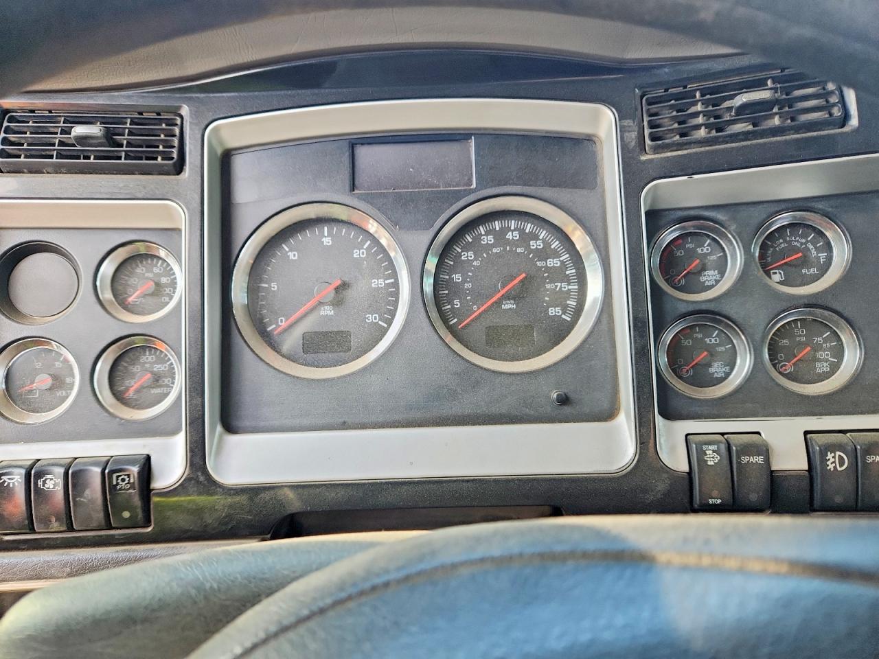2016 KENWORTH All models VIN 1XKWDP0X9GJ102202 photo 8