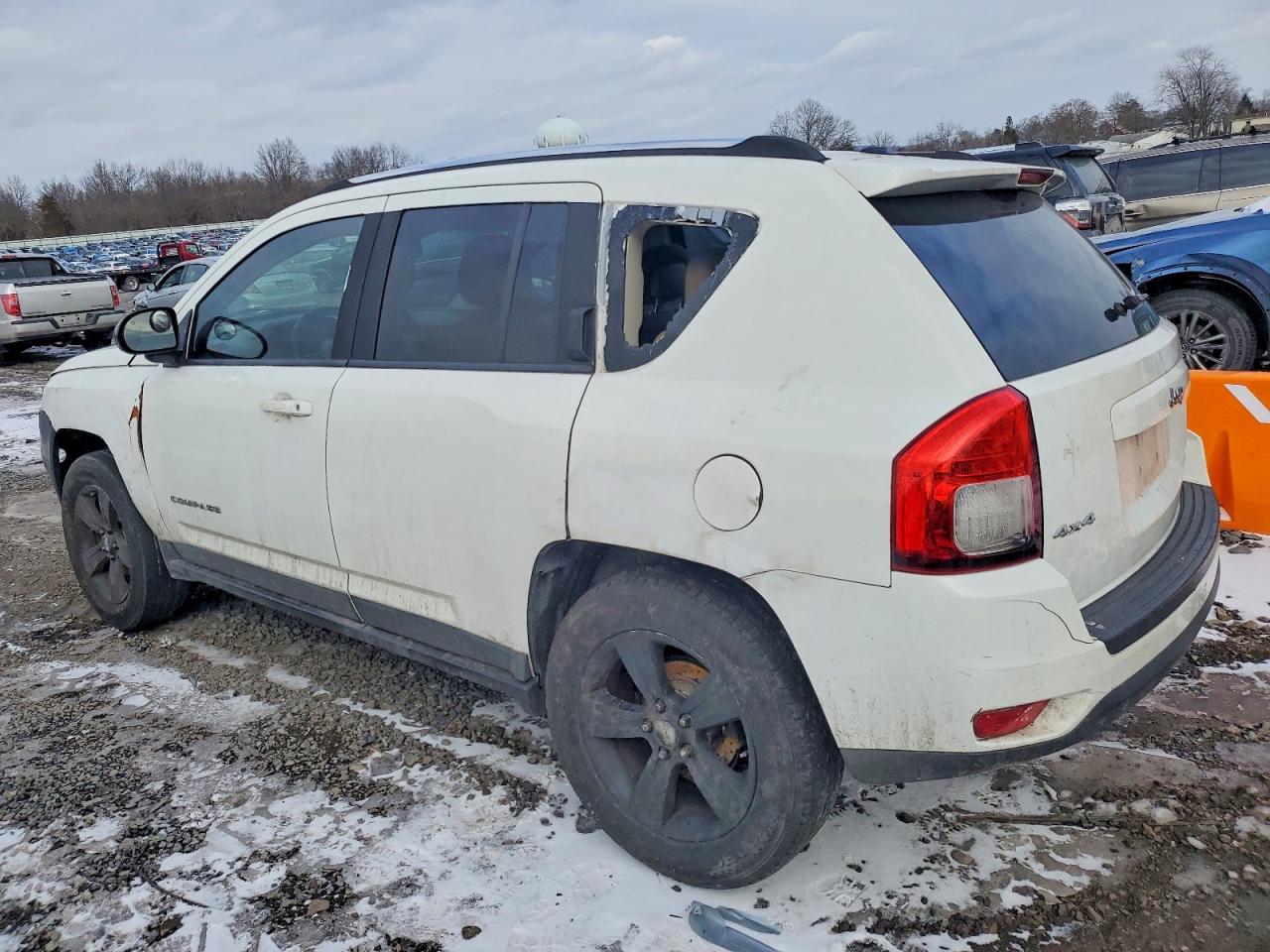 2011 JEEP Compass VIN 1J4NF1FB5BD259107 photo 2