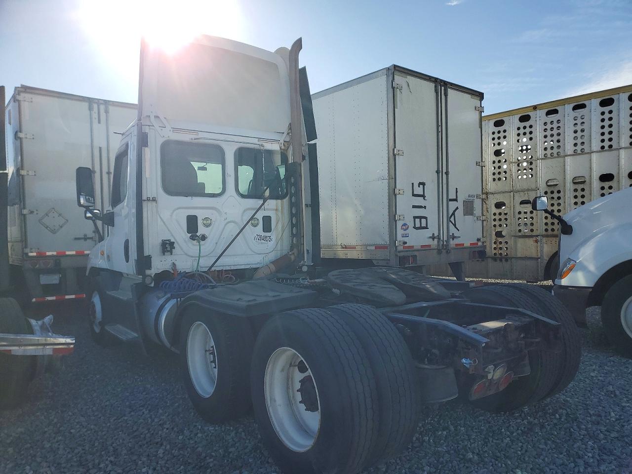 2016 FREIGHTLINER All other VIN 1FUJGEDV6GLHC5914 photo 3