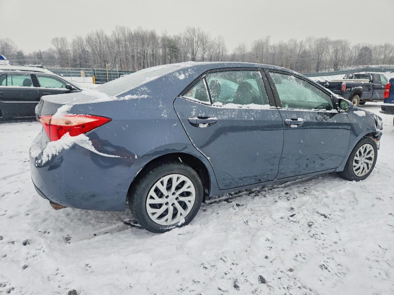 2018 Corolla VIN 2T1BURHE7JC047616 photo 3