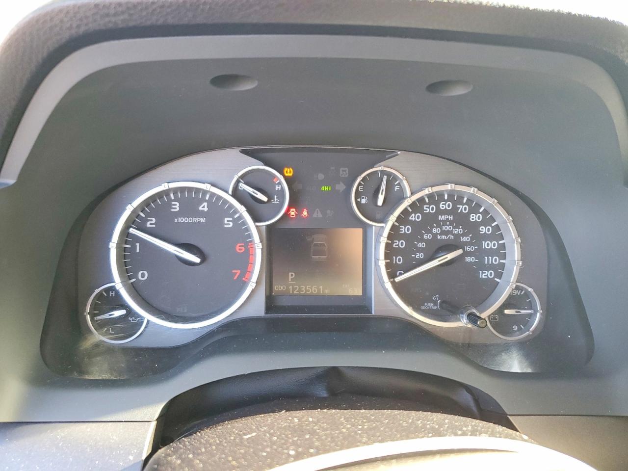 2015 Toyota Tundra VIN 5TFDY5F11FX483635 photo 9