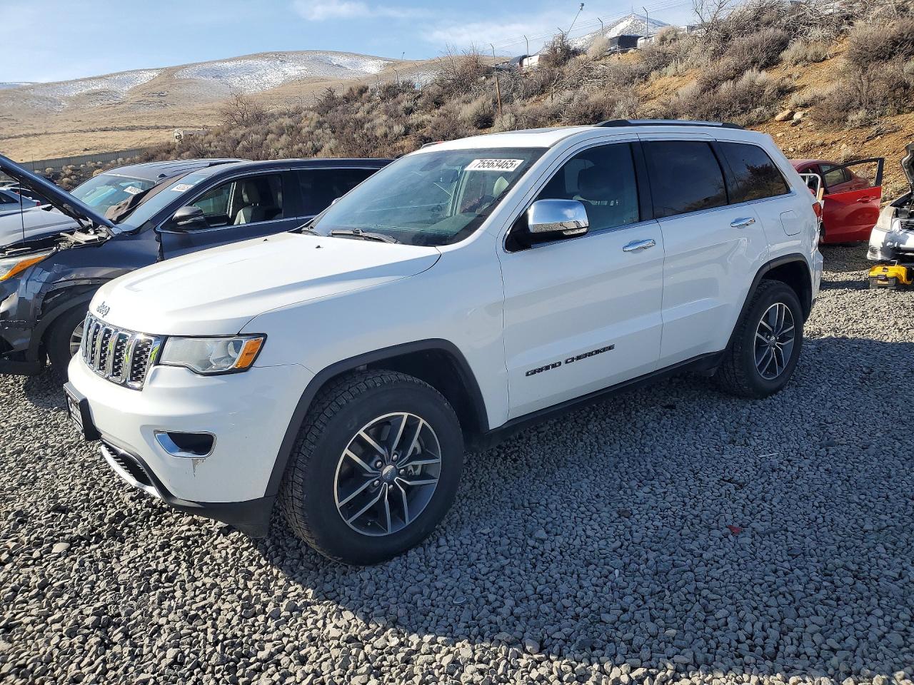 2018 Jeep Grand cher VIN 1C4RJFBM3JC440317 photo 1