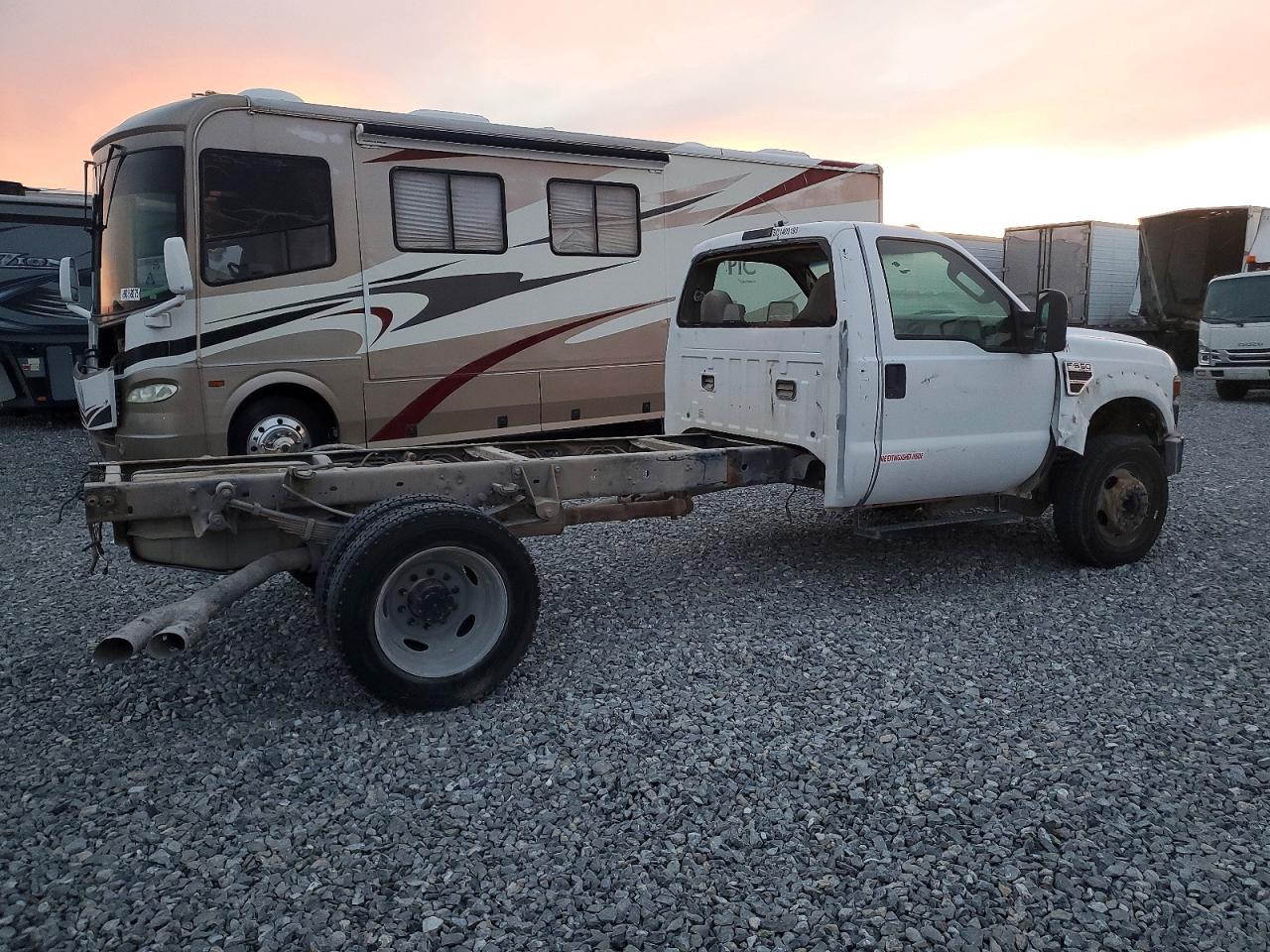 2008 Ford F550 VIN 1FDAF56R68EB78057 photo 3