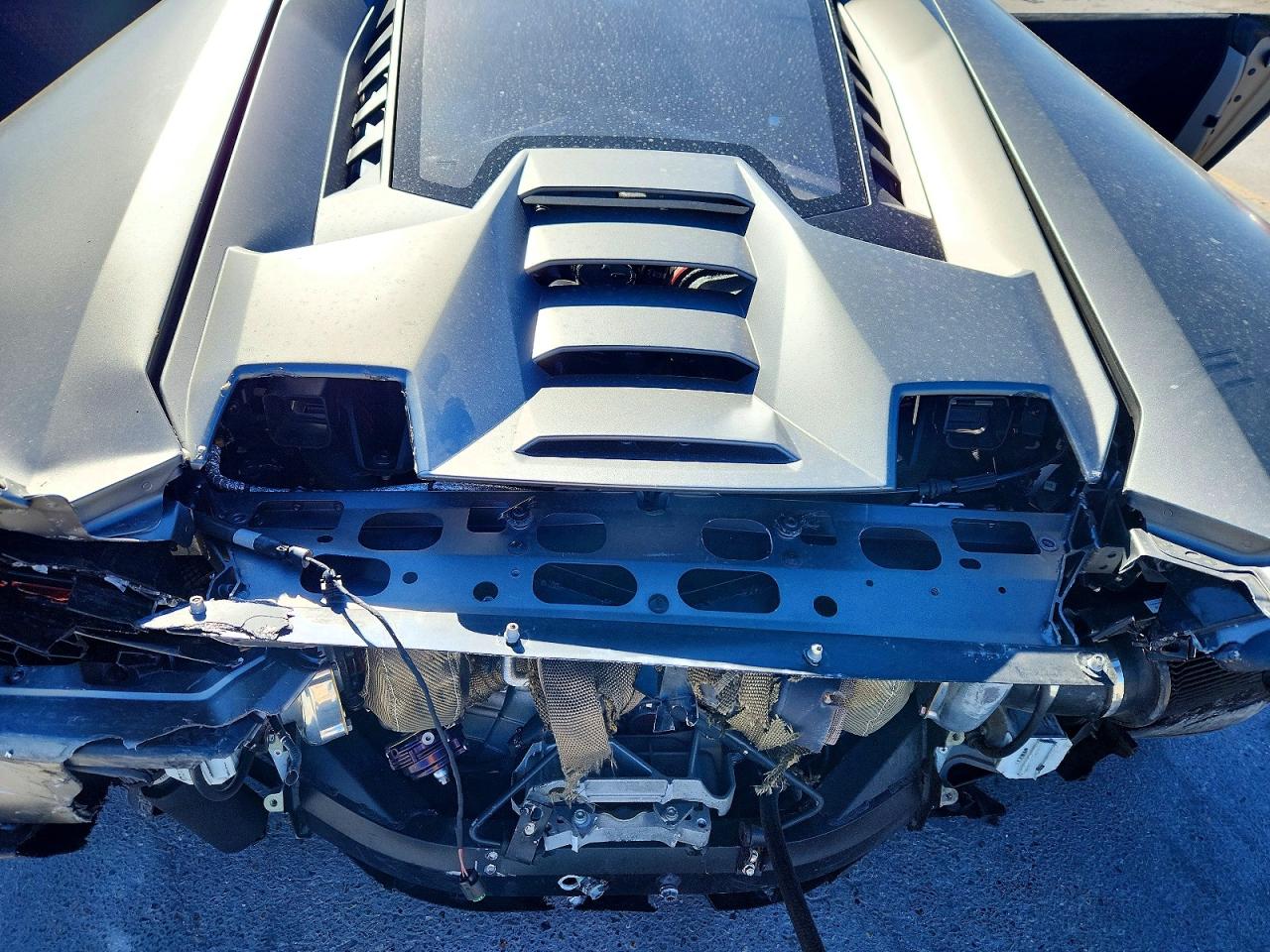 2018 Lamborghini All models VIN ZHWUD4ZFXJLA08220 photo 11