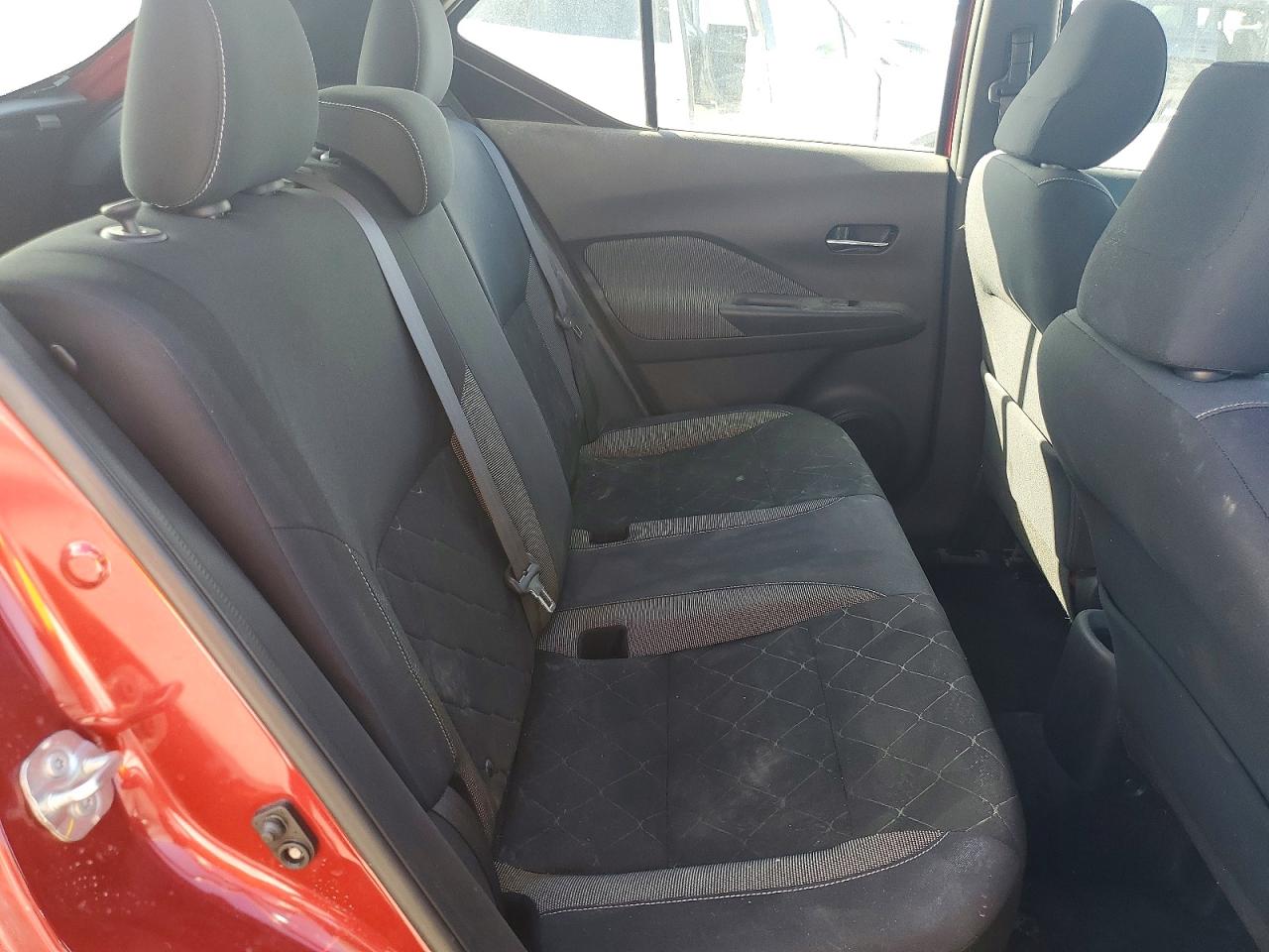 2018 Nissan Kicks VIN 3N1CP5CU6JL538472 photo 10