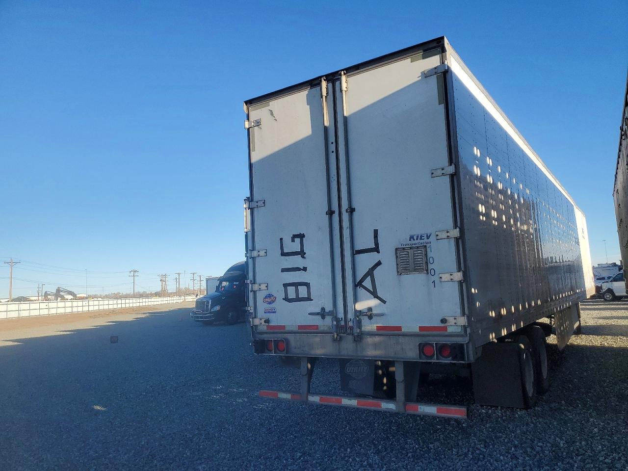 2019 UTILITY All models VIN 1UYVS2539K3536821 photo 4