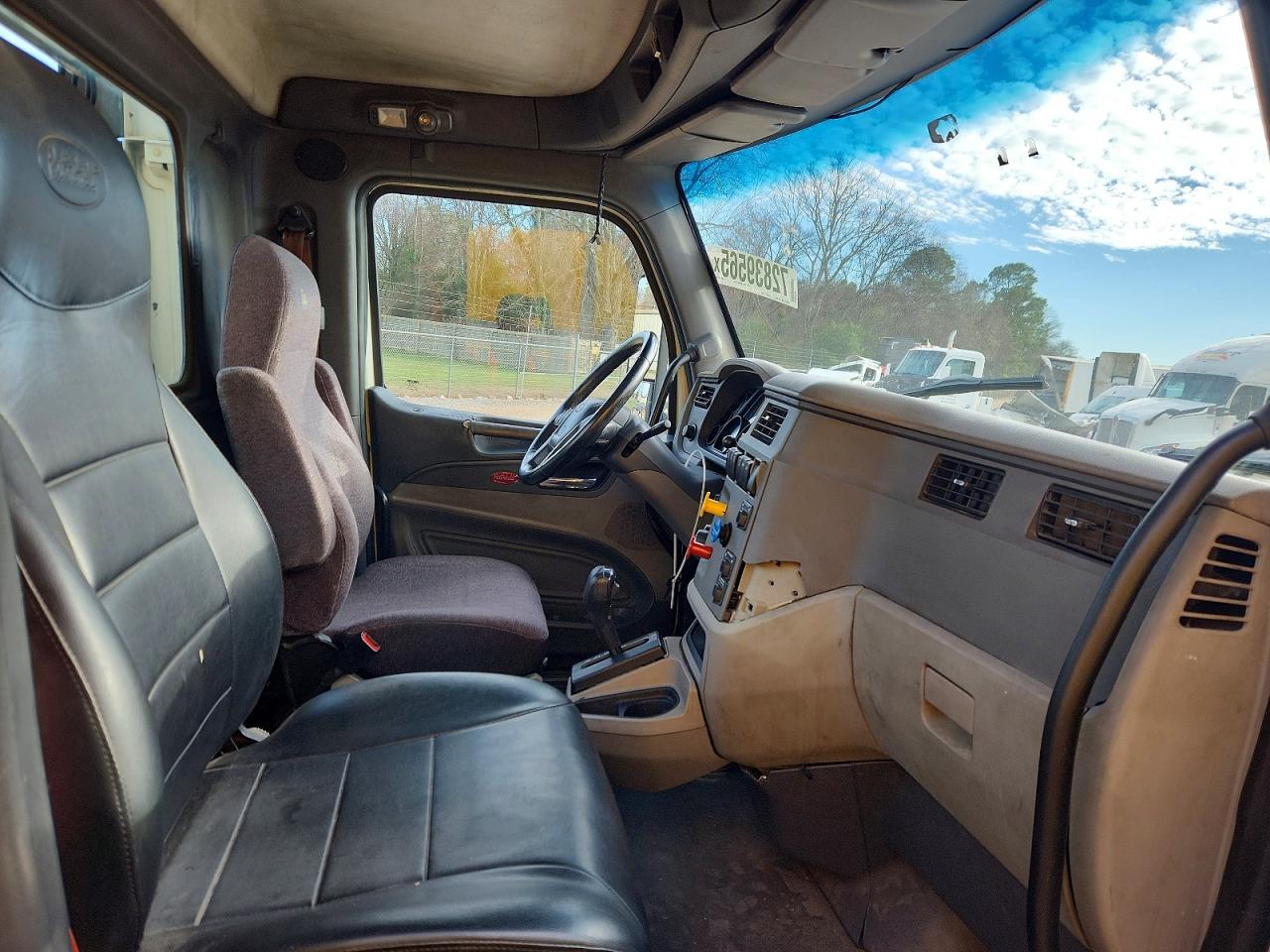 2016 PETERBILT All models VIN 1XPBA48XXGD339591 photo 1