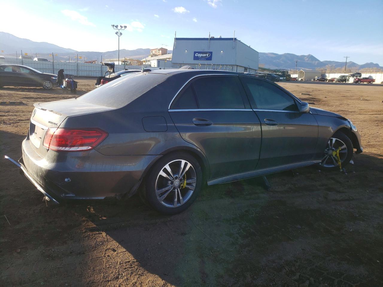 2016 MERCEDES-BENZ E-class VIN WDDHF0EB2GB221969 photo 3