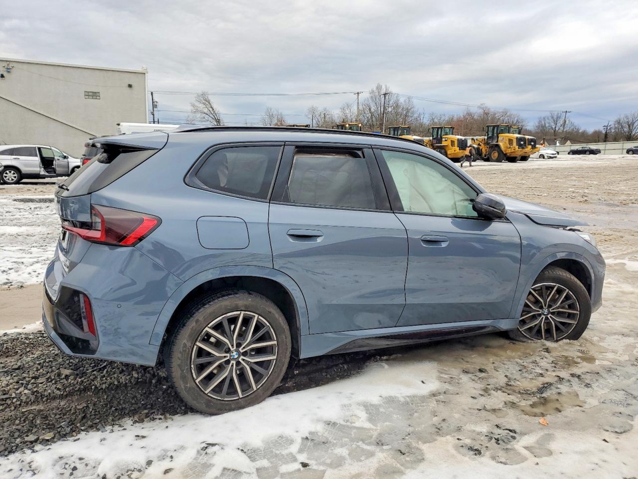 2023 BMW X1 VIN WBX73EF07P5W03733 photo 3