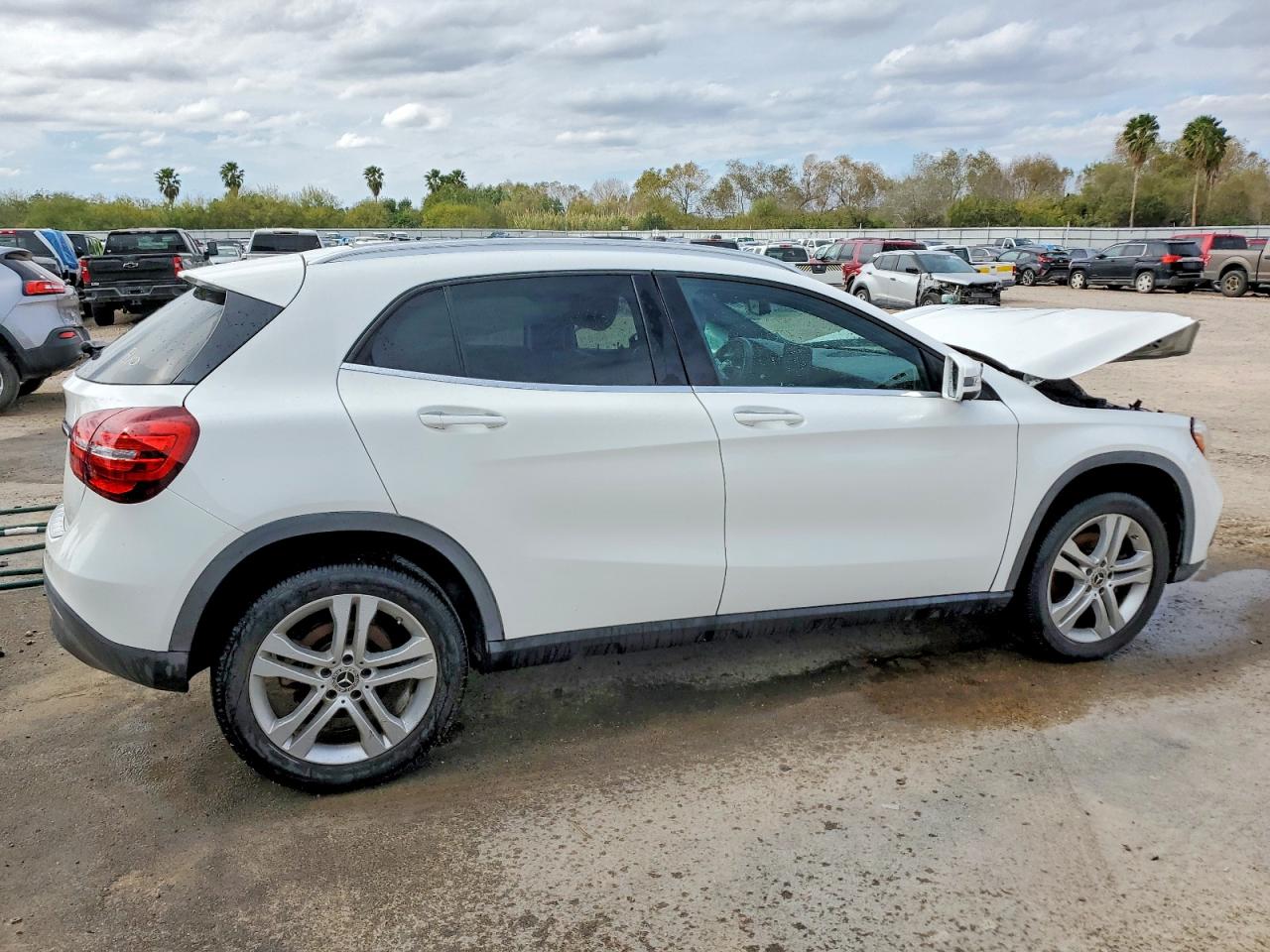 2020 MERCEDES-BENZ Gla-class VIN WDCTG4EB8LJ665053 photo 3