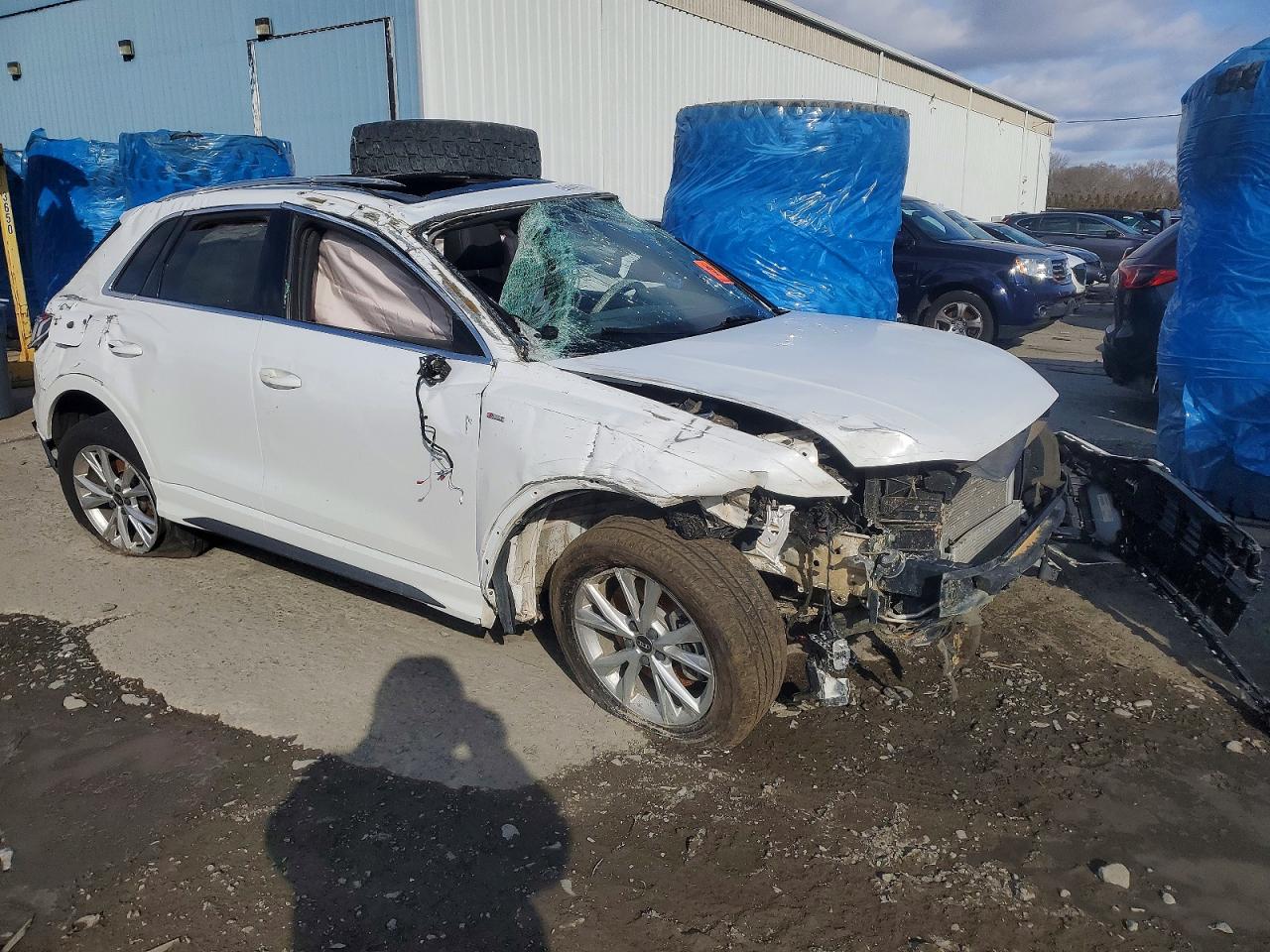 2023 Audi Q3 VIN WA1DECF3XP1043815 photo 4
