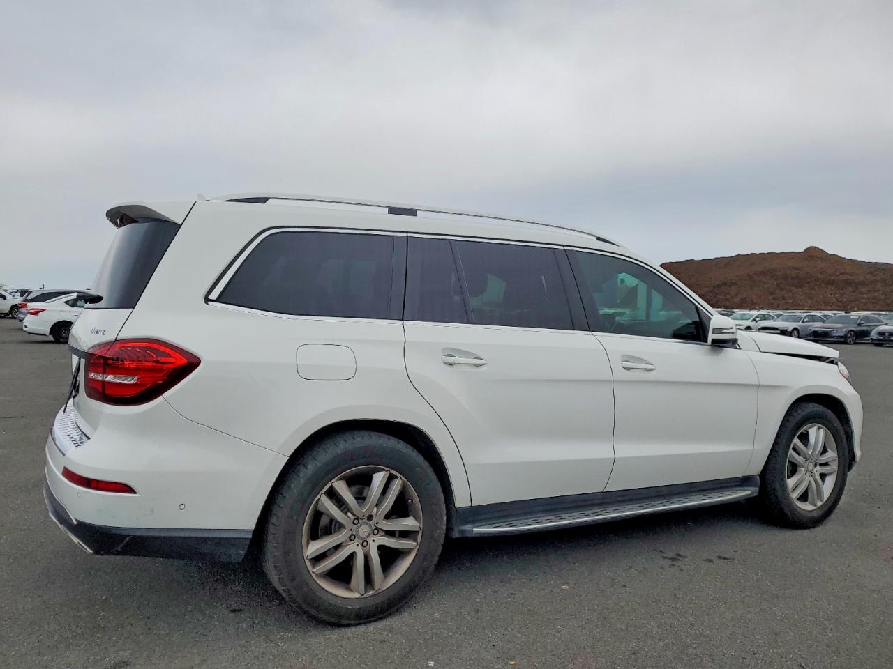 2017 Mercedes-Benz Gls-class VIN 4JGDF6EE0HA785435 photo 3