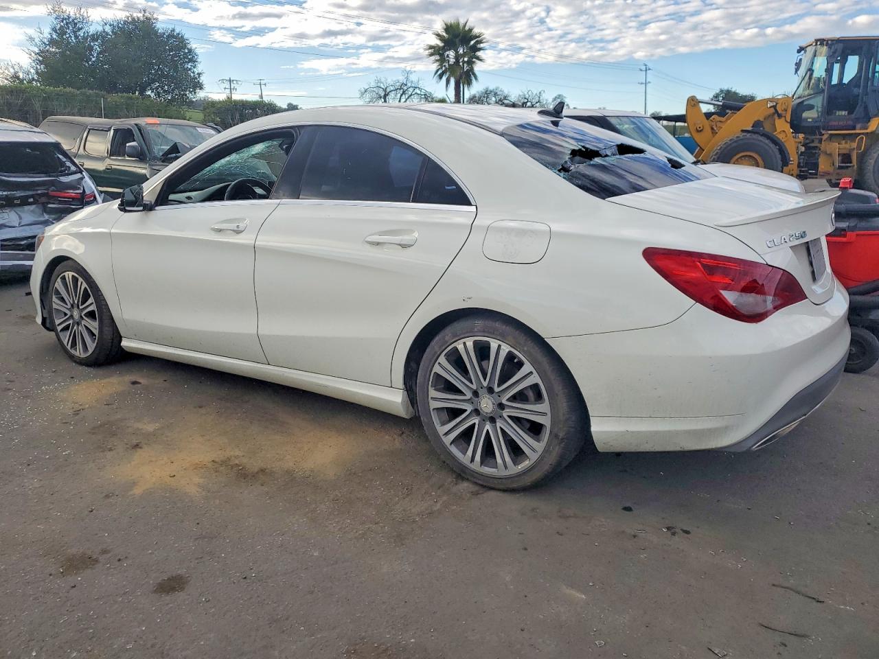 2017 Mercedes-Benz Cla-class VIN WDDSJ4EB4HN468695 photo 2