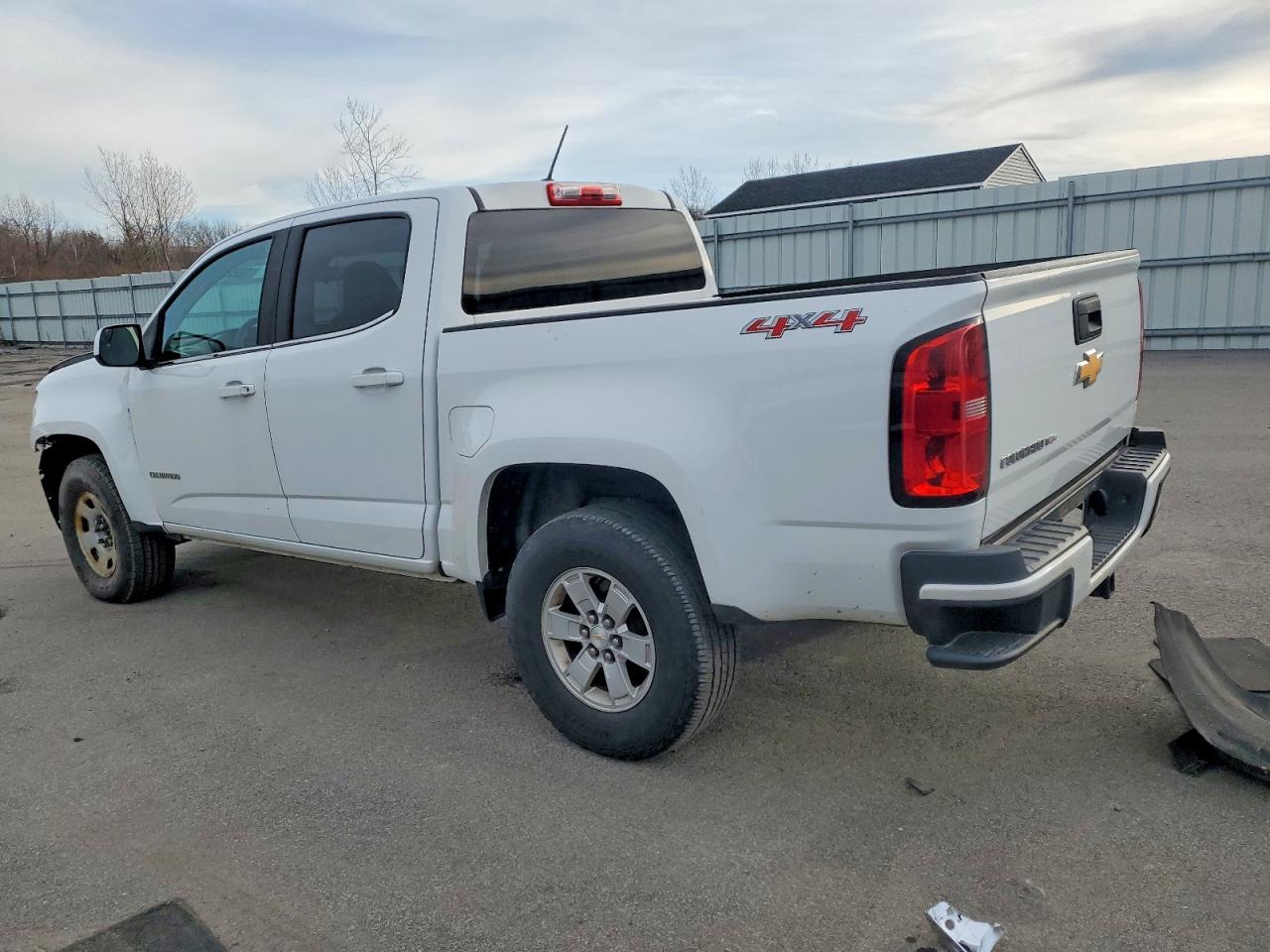 2017 Chev Colorado VIN 1GCGTBEN3H1306900 photo 2