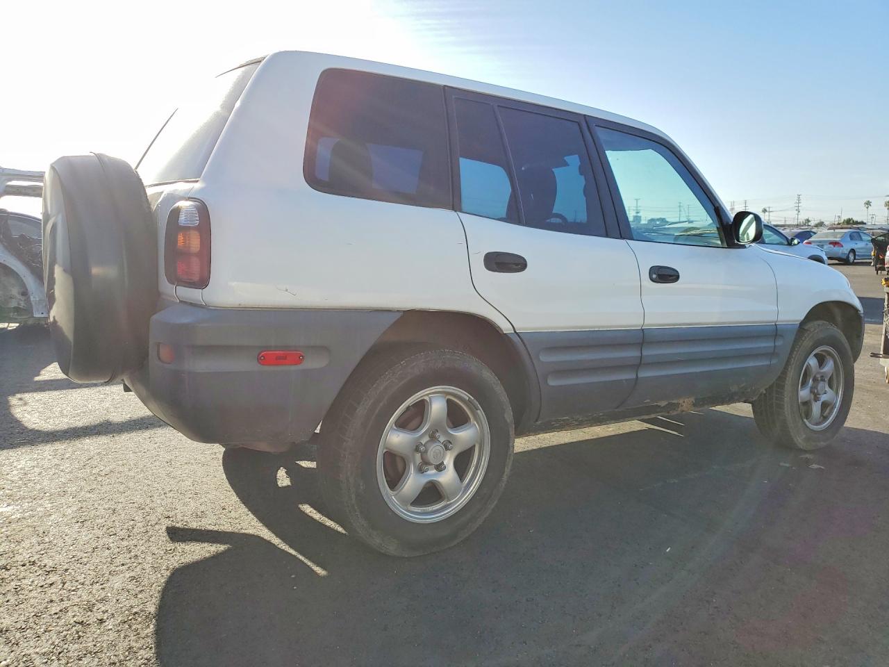 1998 TOYOTA Rav4 VIN JT3GP10VXW0022693 photo 3
