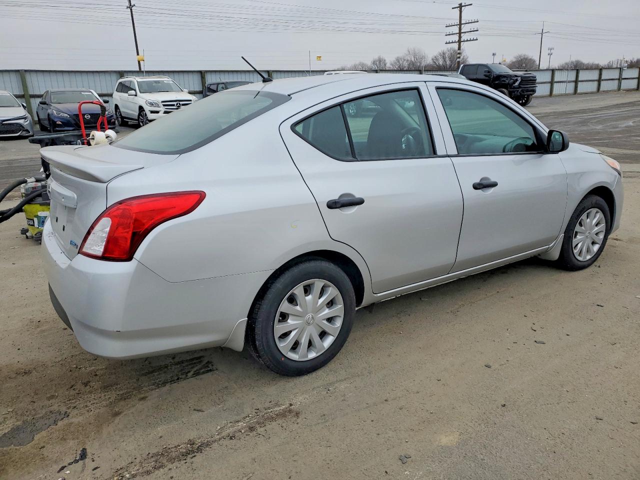 2015 NISS Versa VIN 3N1CN7AP3FL927401 photo 3